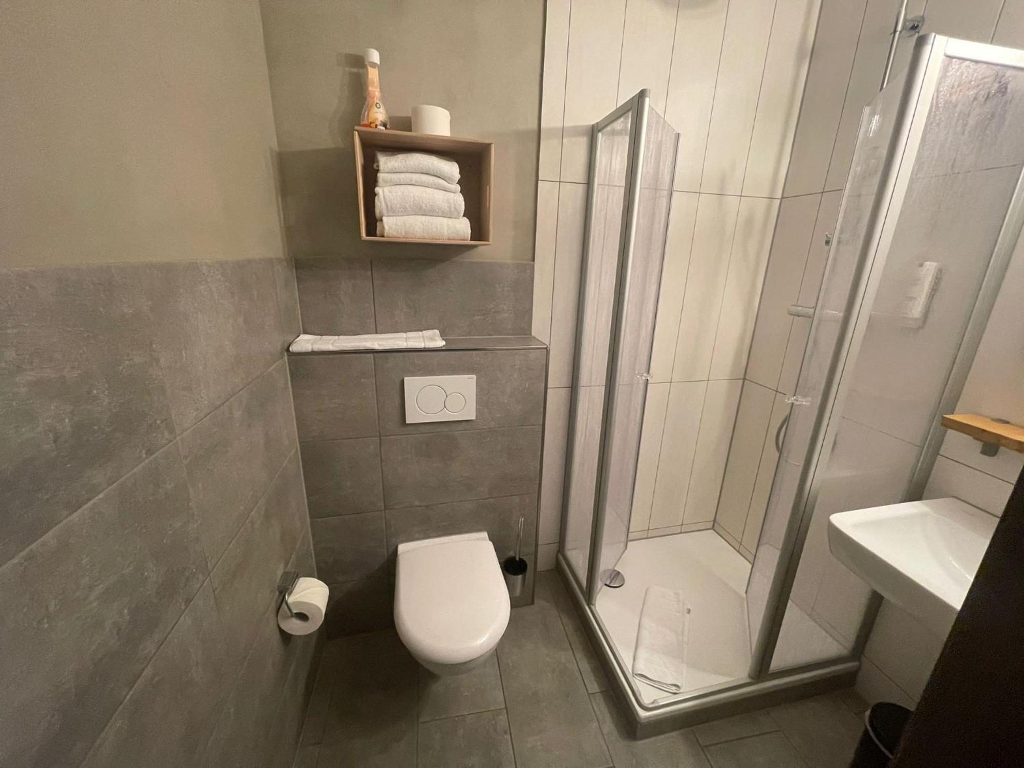 Zentrales Kobytinyhaus City Apartment Herford,Wlan,Parkplatz Buitenkant foto