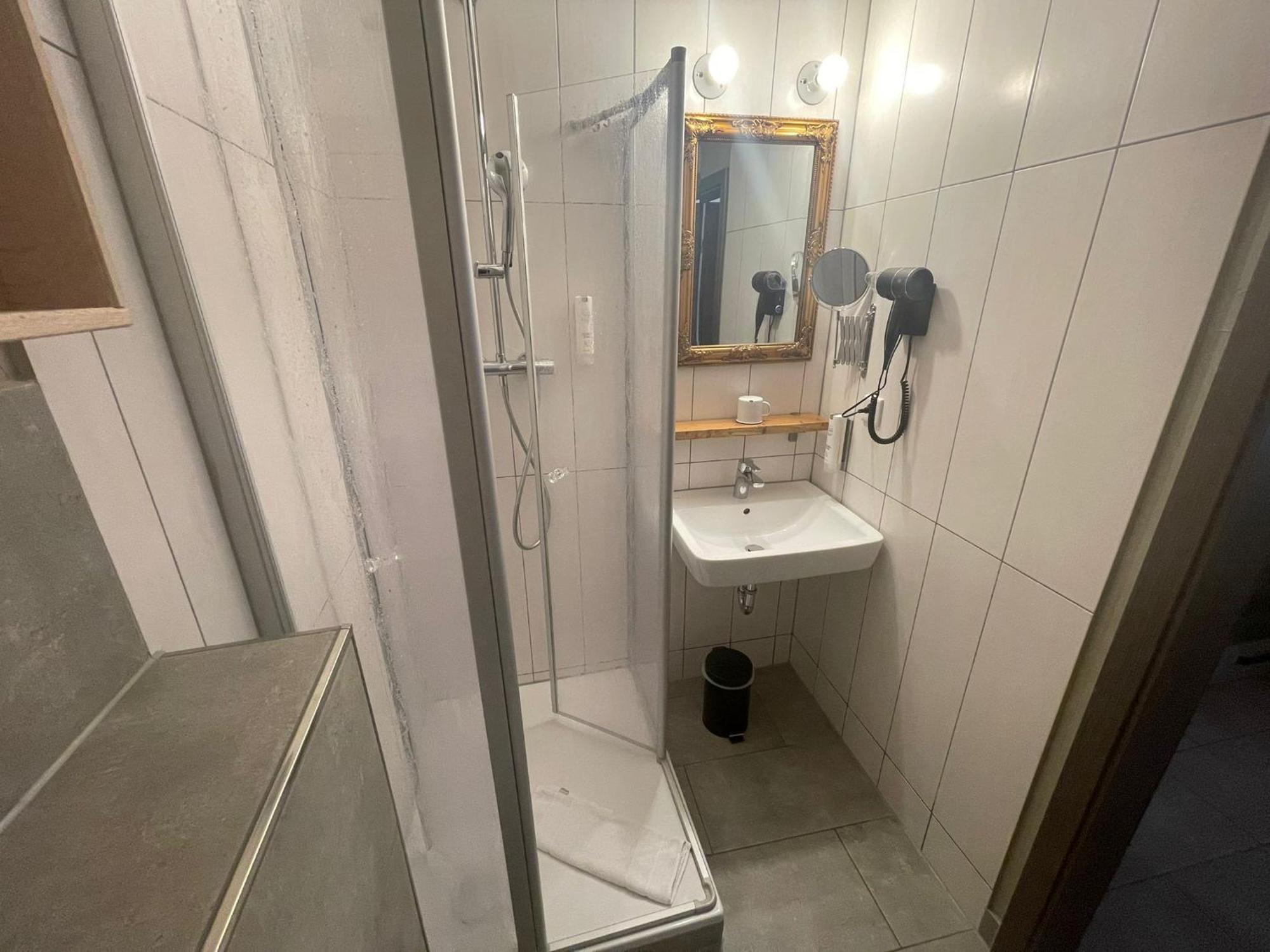 Zentrales Kobytinyhaus City Apartment Herford,Wlan,Parkplatz Buitenkant foto